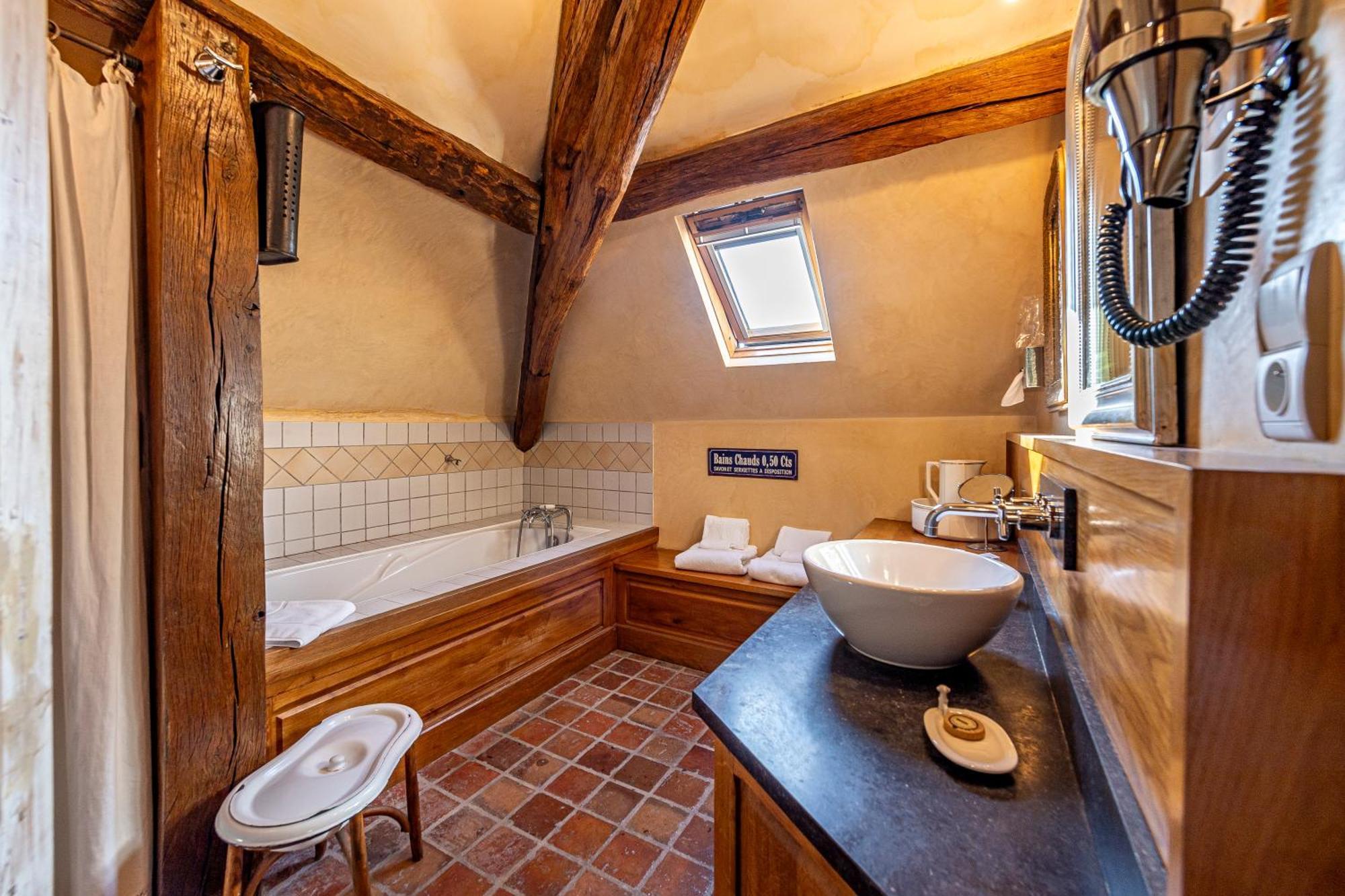 Hotel De La Beursaudiere Nitry Zewnętrze zdjęcie