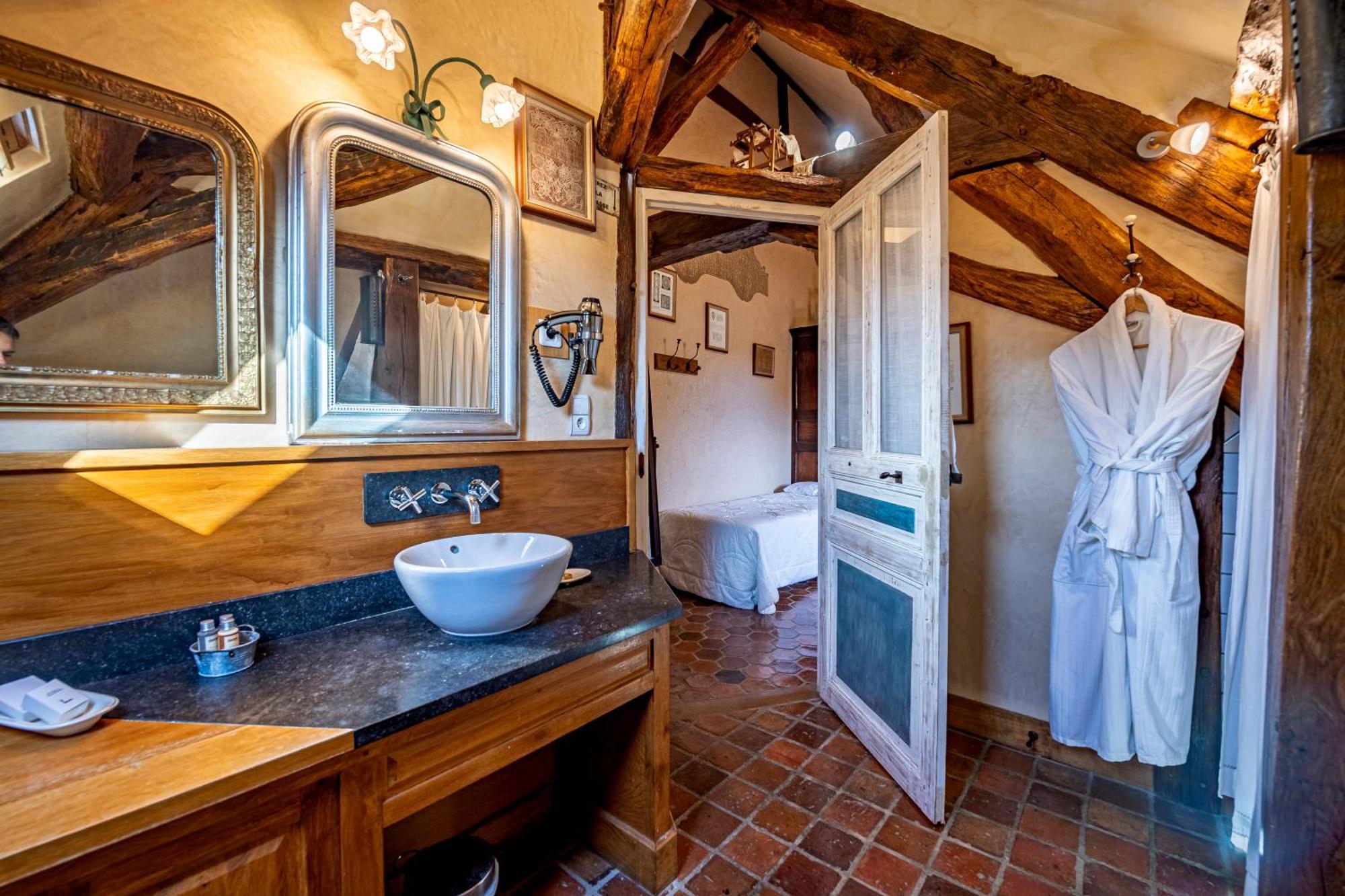 Hotel De La Beursaudiere Nitry Zewnętrze zdjęcie