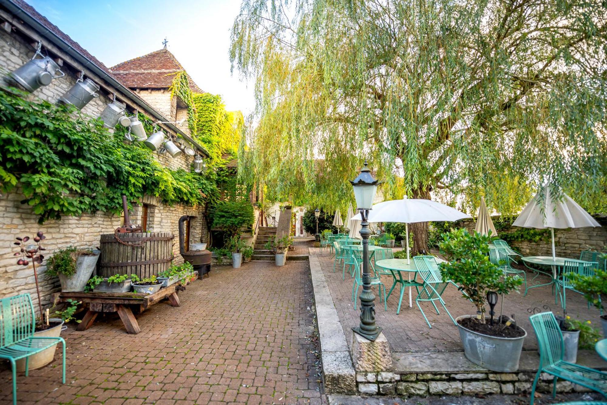 Hotel De La Beursaudiere Nitry Zewnętrze zdjęcie